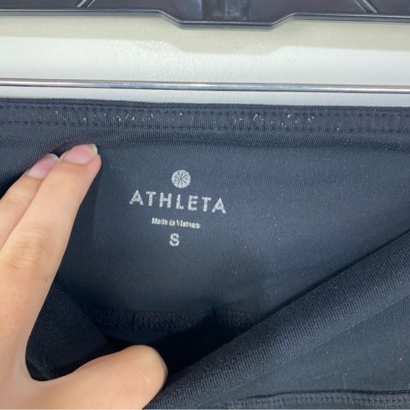 Athleta Black Cropped Leggings workout running yoga - Picture 3 of 3